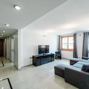 pp-luxury-apartment.it-lombardy.com/